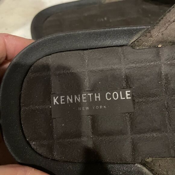Kenneth Cole Flip Flops  - Picture 6 of 6